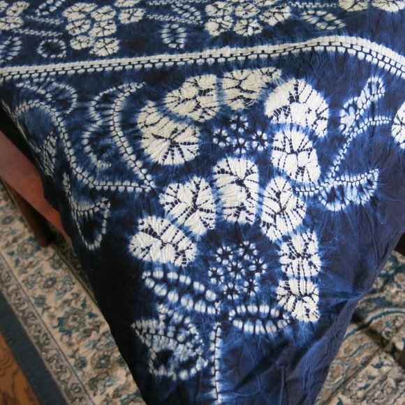 Hand Dyed 100% Cotton Indigo Shibori Technique Floral Pattern Large Tablecloth - Picture 15 of 16